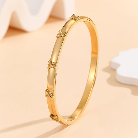 Best Buy™ Harmony Filigree Gold Bangle
